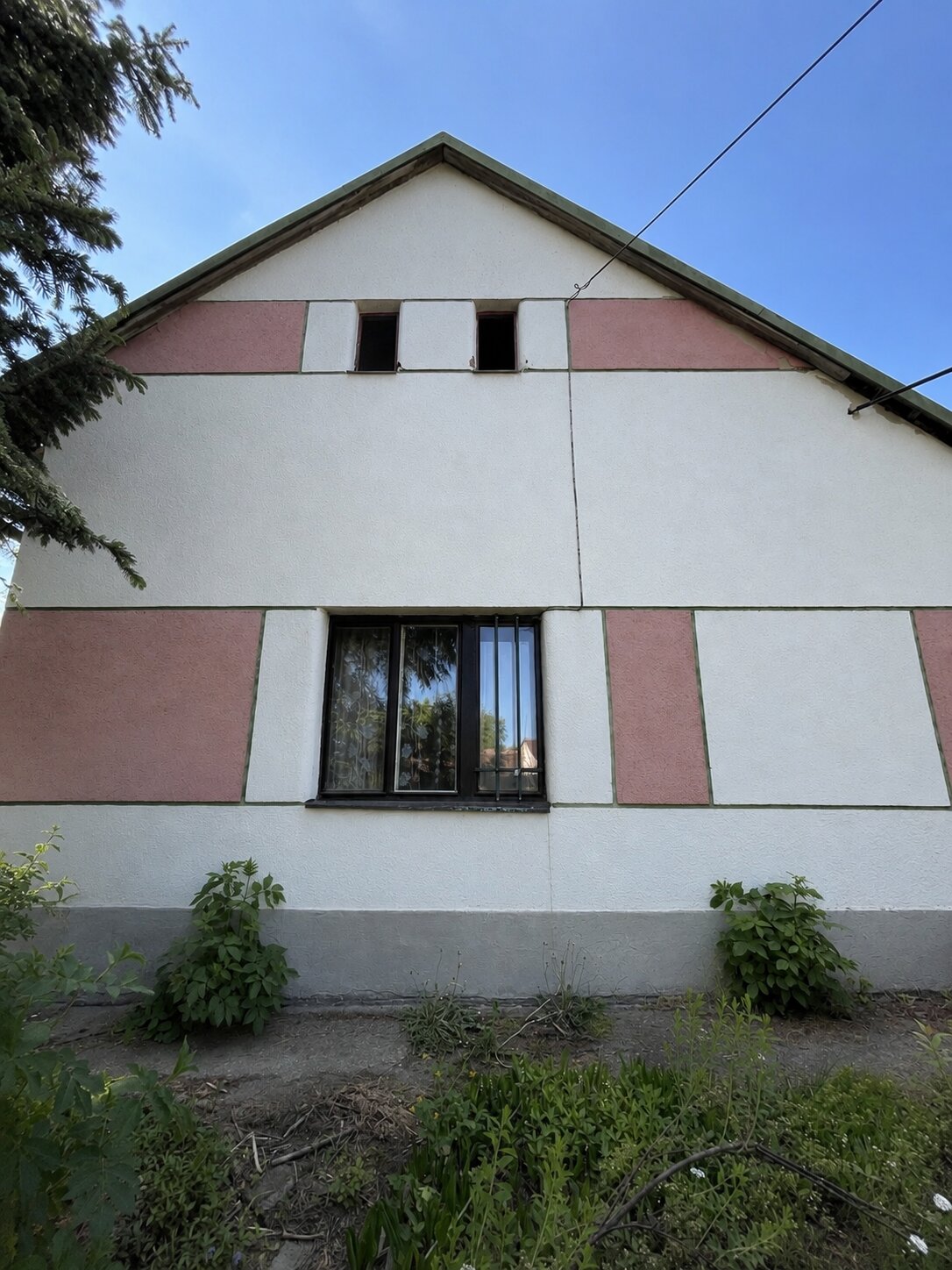 Čelní pohled na dům
